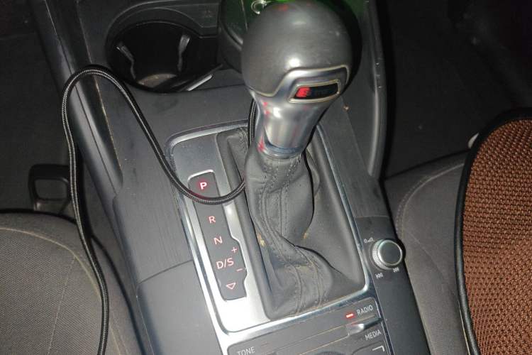 Used Audi A3 2016 Limousine 35 TFSI Ambition Edition Gear Lever