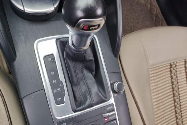 Used Audi A3 2016 Limousine 35 TFSI Prestige Edition Gear Lever