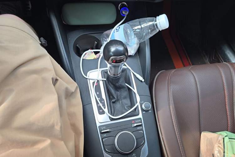 Used Audi A3 2016 Limousine 35 TFSI Ambition Edition Gear Lever