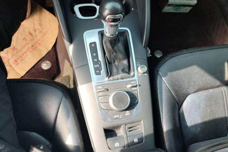 Used Audi A3 2016 Limousine 35 TFSI Prestige Edition Gear Lever