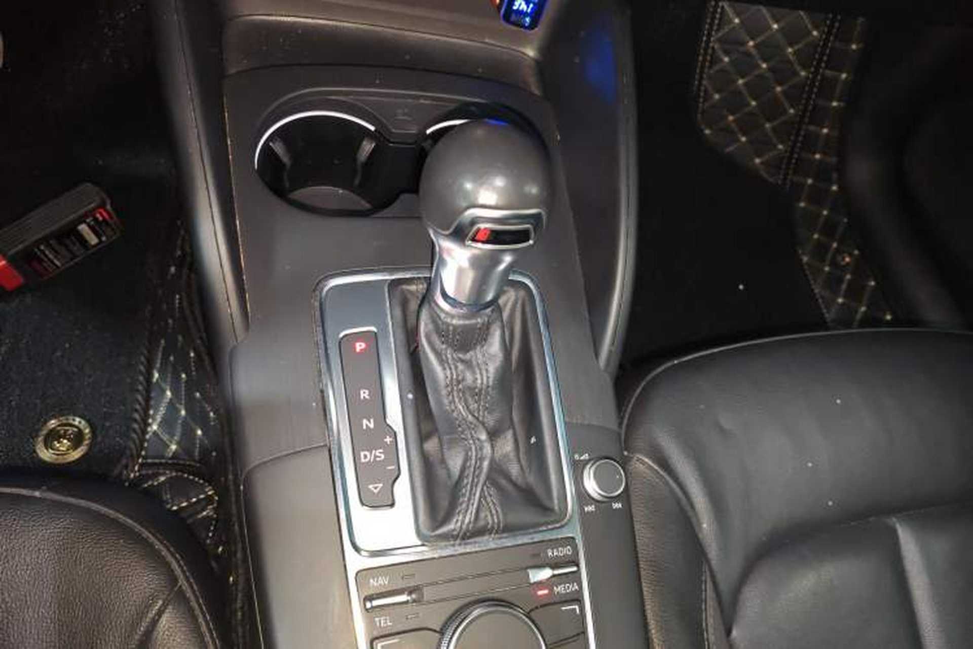 Used Audi A3 2016 Limousine 35 TFSI Style Edition Gear Lever