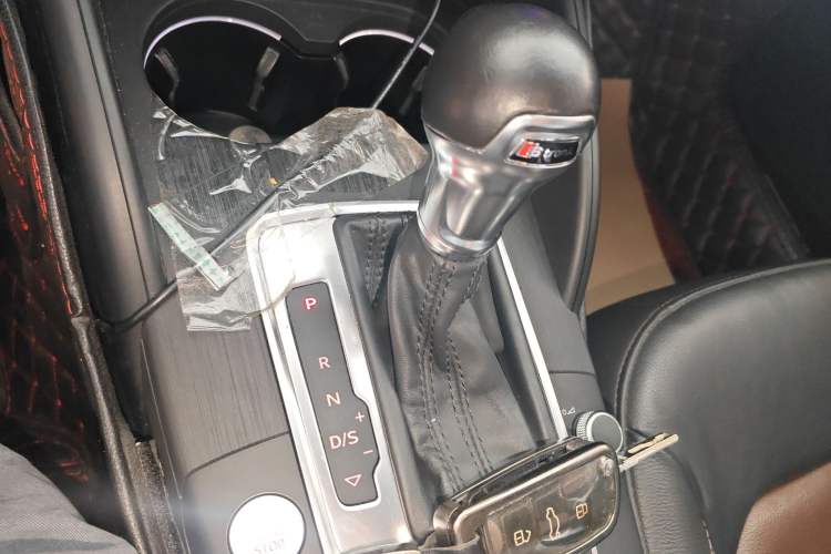 Used Audi A3 2016 Limousine 40 TFSI Style Edition Gear Lever