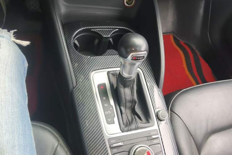 Used Audi A3 2016 Limousine 35 TFSI Style Edition Gear Lever