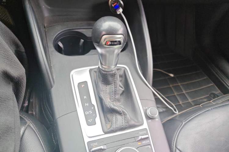 Used Audi A3 2016 Sportback 35 TFSI Ambition Edition Gear Lever