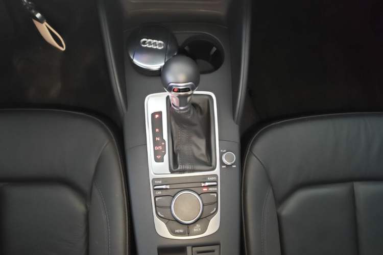 Used Audi A3 2016 Limousine 35 TFSI Style Edition Gear Lever