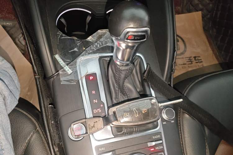 Used Audi A3 2016 Limousine 40 TFSI Style Edition Gear Lever
