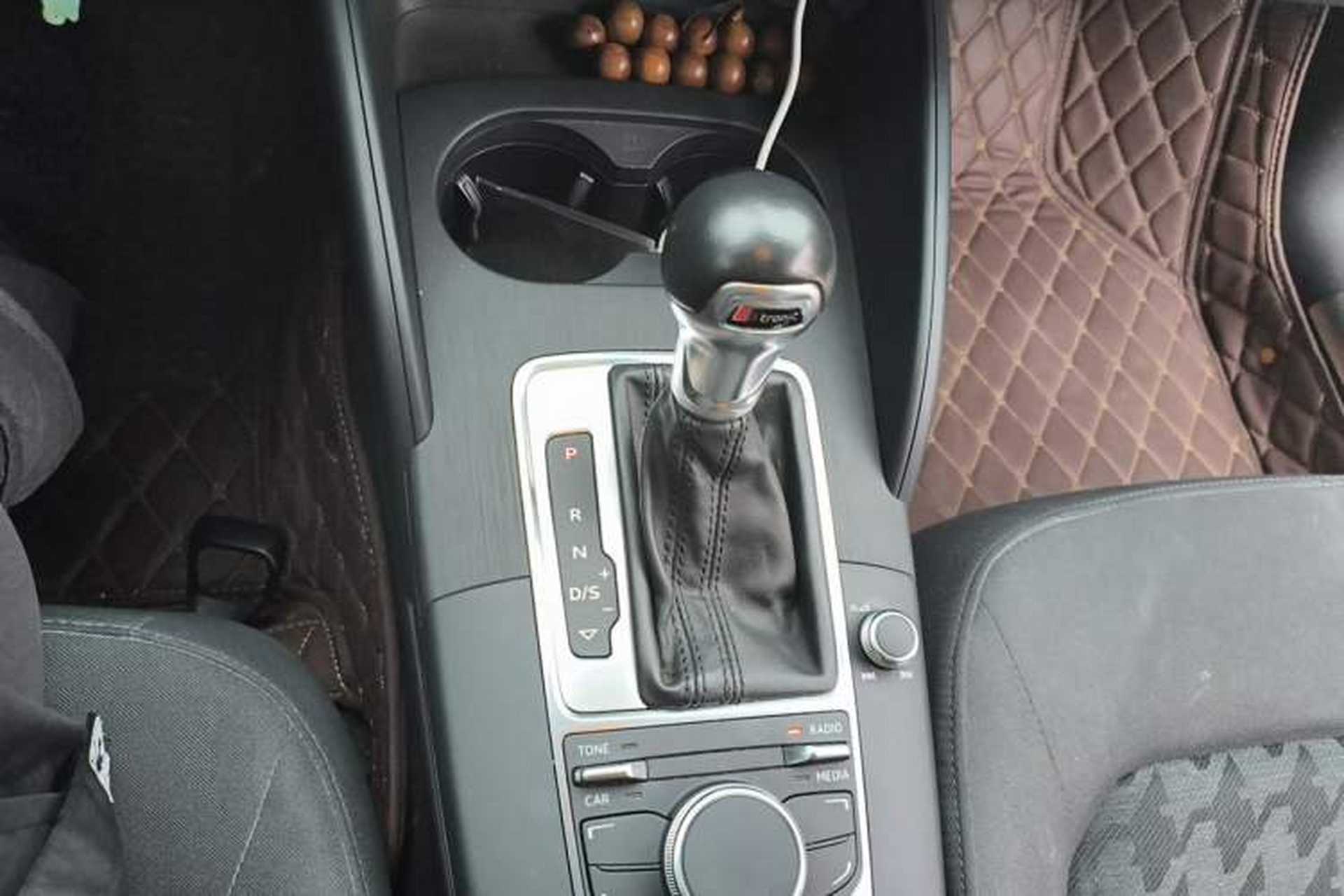 Used Audi A3 2016 Limousine 35 TFSI Ambition Edition Gear Lever