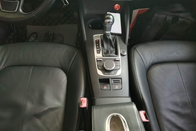 Used Audi A3 2016 Limousine 35 TFSI Prestige Edition Gear Lever