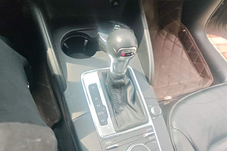 Used Audi A3 2016 Sportback 35 TFSI Style Edition Gear Lever