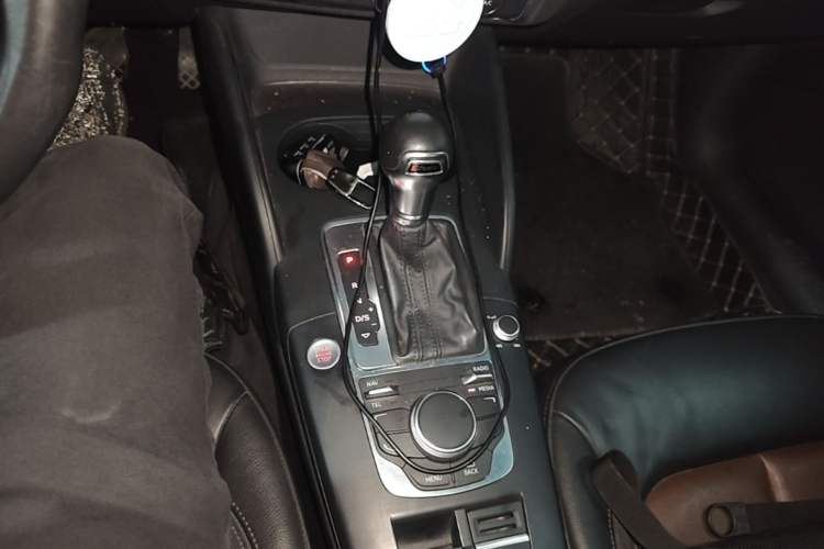 Used Audi A3 2016 Limousine 40 TFSI Style Edition Gear Lever
