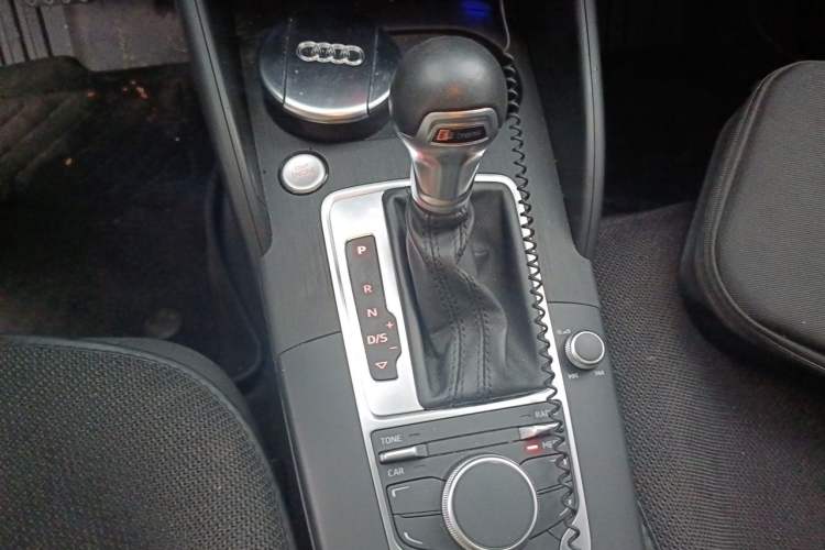 Used Audi A3 2016 Limousine 35 TFSI Prestige Edition Gear Lever
