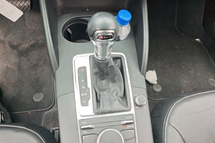 Used Audi A3 2016 Limousine 35 TFSI Style Edition Gear Lever