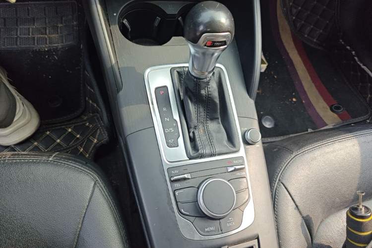 Used Audi A3 2016 Limousine 35 TFSI Prestige Edition Gear Lever