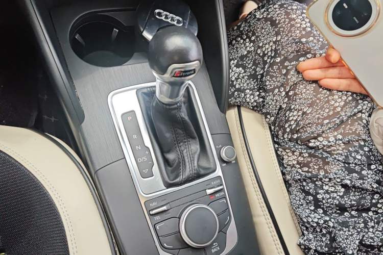 Used Audi A3 2016 Limousine 35 TFSI Prestige Edition Gear Lever