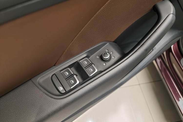 Used Audi A3 2016 Limousine 40 TFSI Style Edition Interior 11