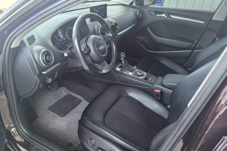 Used Audi A3 2016 Sportback 35 TFSI Ambition Interior 4