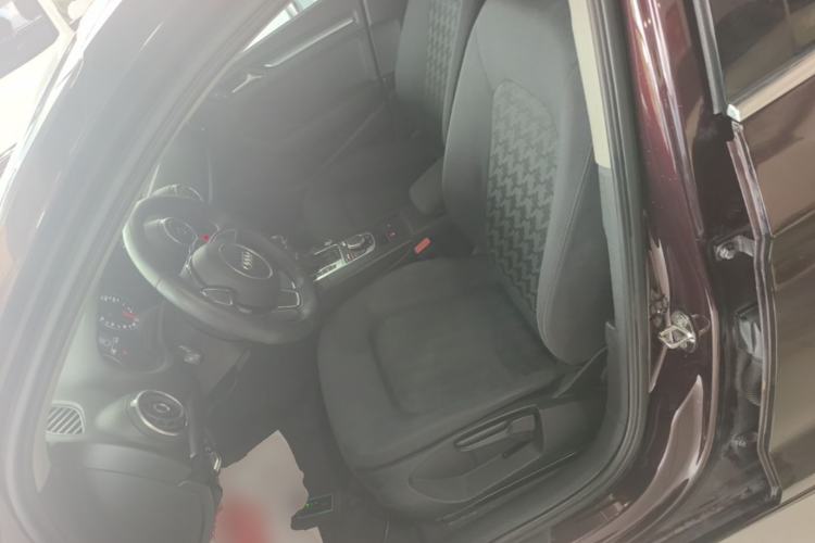 Used Audi A3 2016 Limousine 35 TFSI Ambition Edition Left Front Seat