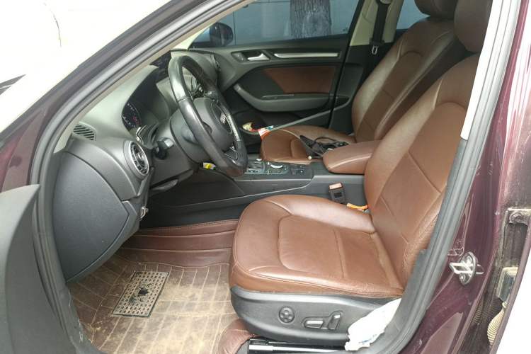 Used Audi A3 2016 Limousine 35 TFSI Prestige Edition Left Front Seat