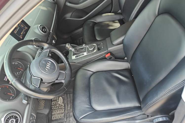 Used Audi A3 2016 Limousine 35 TFSI Ambition Edition Left Front Seat