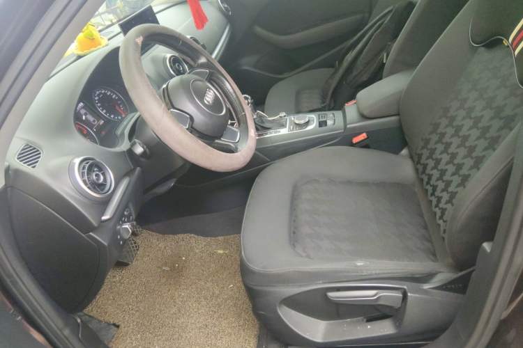 Used Audi A3 2016 Limousine 35 TFSI Ambition Edition Left Front Seat
