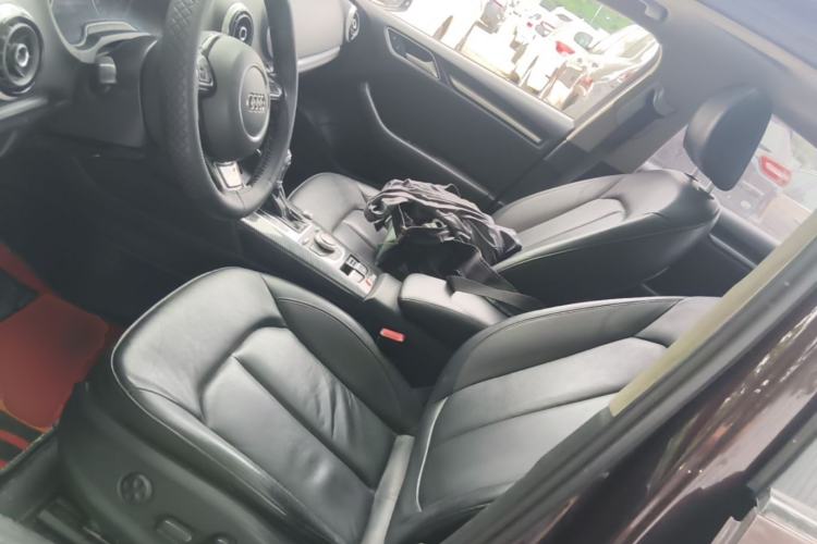 Used Audi A3 2016 Limousine 35 TFSI Style Edition Left Front Seat