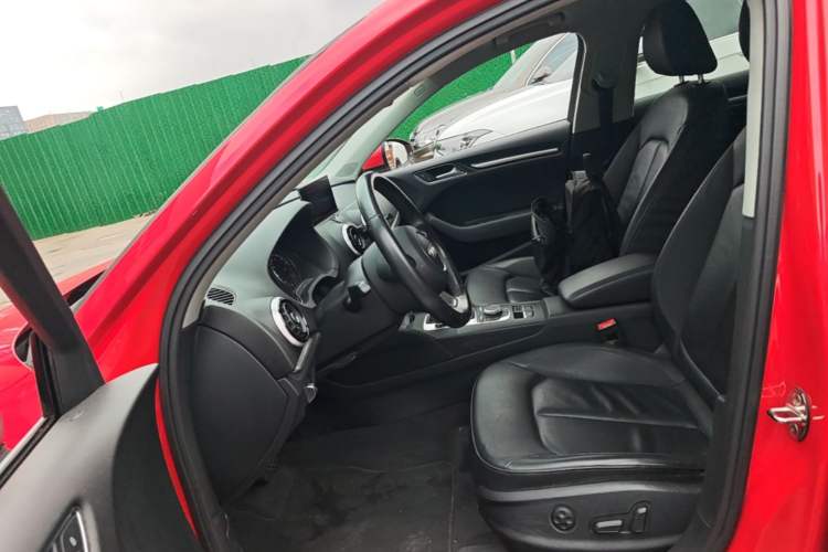 Used Audi A3 2016 Limousine 35 TFSI Style Edition Left Front Seat