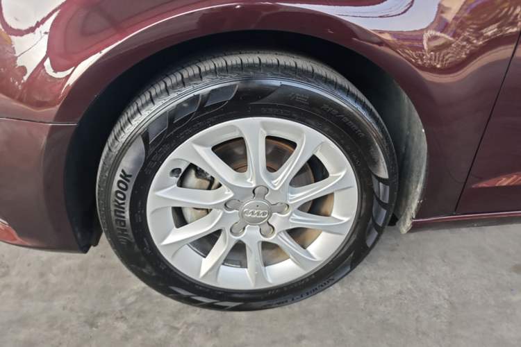 Used Audi A3 2016 Sportback 35 TFSI Ambition Edition Left Front Wheel Hub