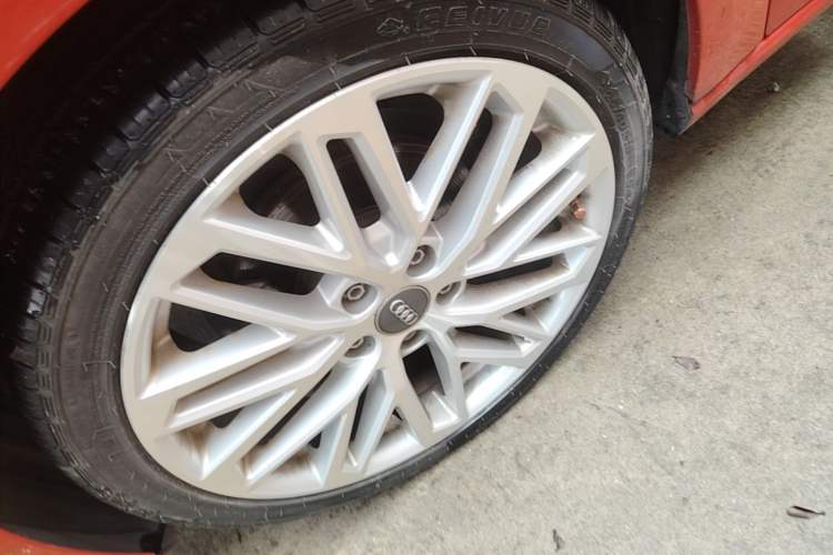 Used Audi A3 2016 Sportback 35 TFSI Style Edition Left Front Wheel Hub