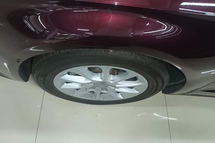 Used Audi A3 2016 Sportback 35 TFSI Ambition Left Front Wheel Hub