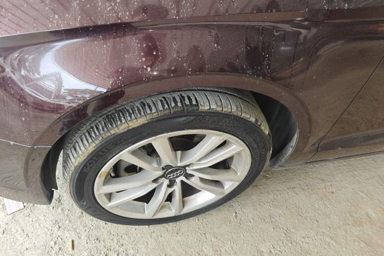 Used Audi A3 2016 Limousine 40 TFSI Style Edition Left Front Wheel Hub