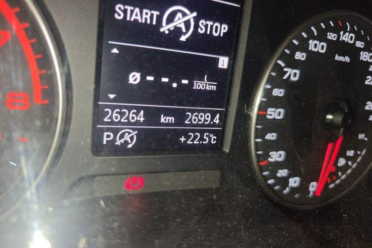Used Audi A3 2016 Limousine 35 TFSI Ambition Edition Odometer Close Up