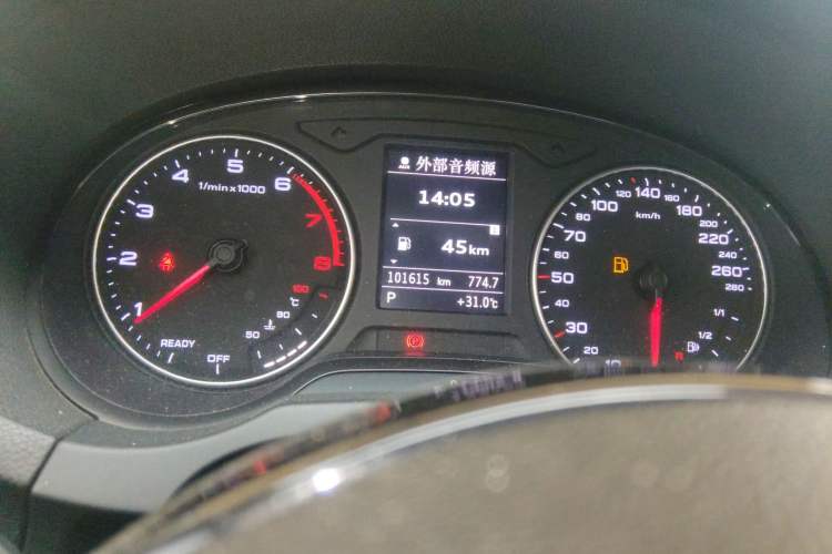 Used Audi A3 2016 Limousine 35 TFSI Ambition Edition Odometer Close Up