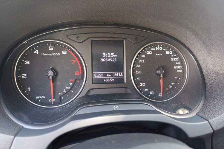 Used Audi A3 2016 Limousine 35 TFSI Style Edition Odometer Close Up