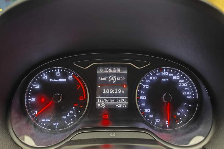 Used Audi A3 2016 Limousine 40 TFSI Style Edition Odometer Close Up