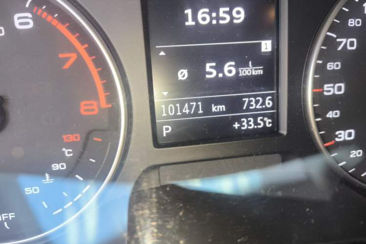 Used Audi A3 2016 Limousine 35 TFSI Prestige Edition Odometer Close Up