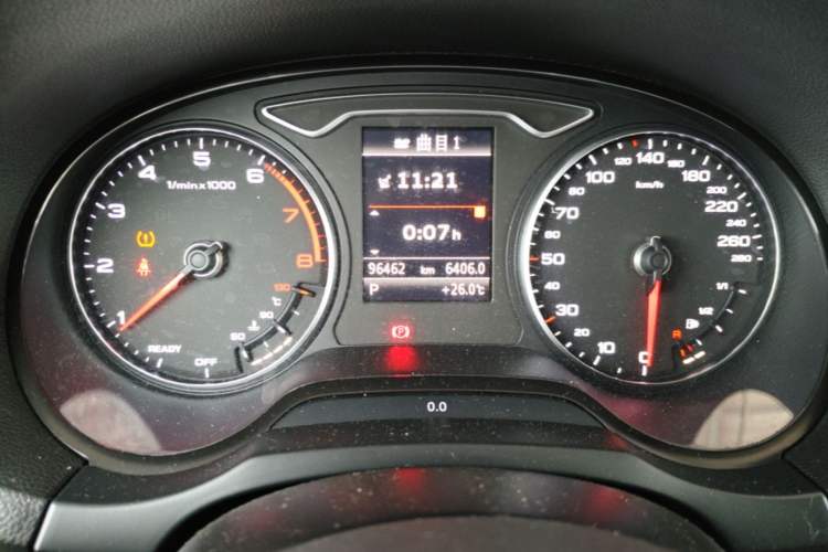 Used Audi A3 2016 Limousine 40 TFSI Style Edition Odometer Close Up