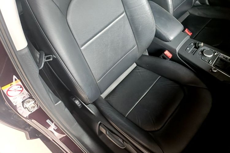 Used Audi A3 2016 Limousine 35 TFSI Ambition Edition Right Front Seat