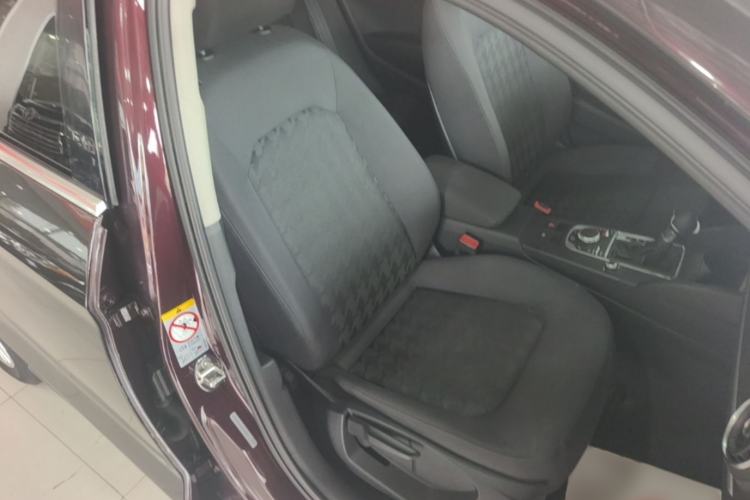 Used Audi A3 2016 Limousine 35 TFSI Ambition Edition Right Front Seat