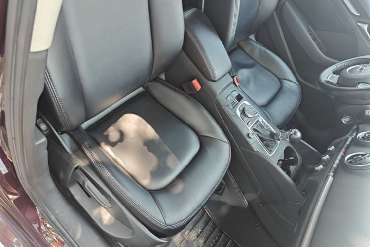 Used Audi A3 2016 Limousine 35 TFSI Ambition Edition Right Front Seat
