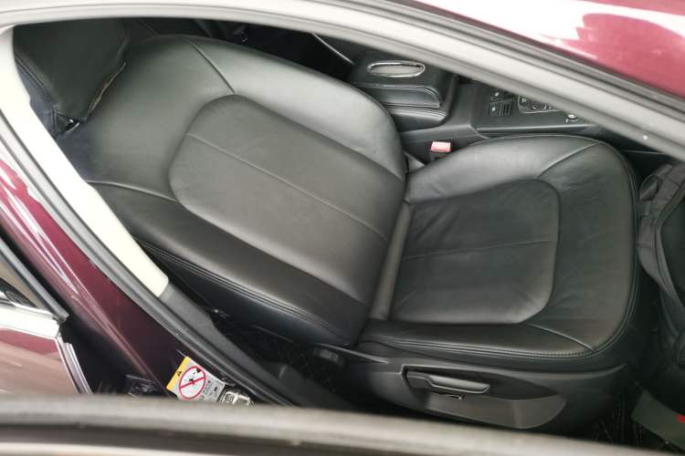 Used Audi A3 2016 Limousine 35 TFSI Prestige Edition Right Front Seat