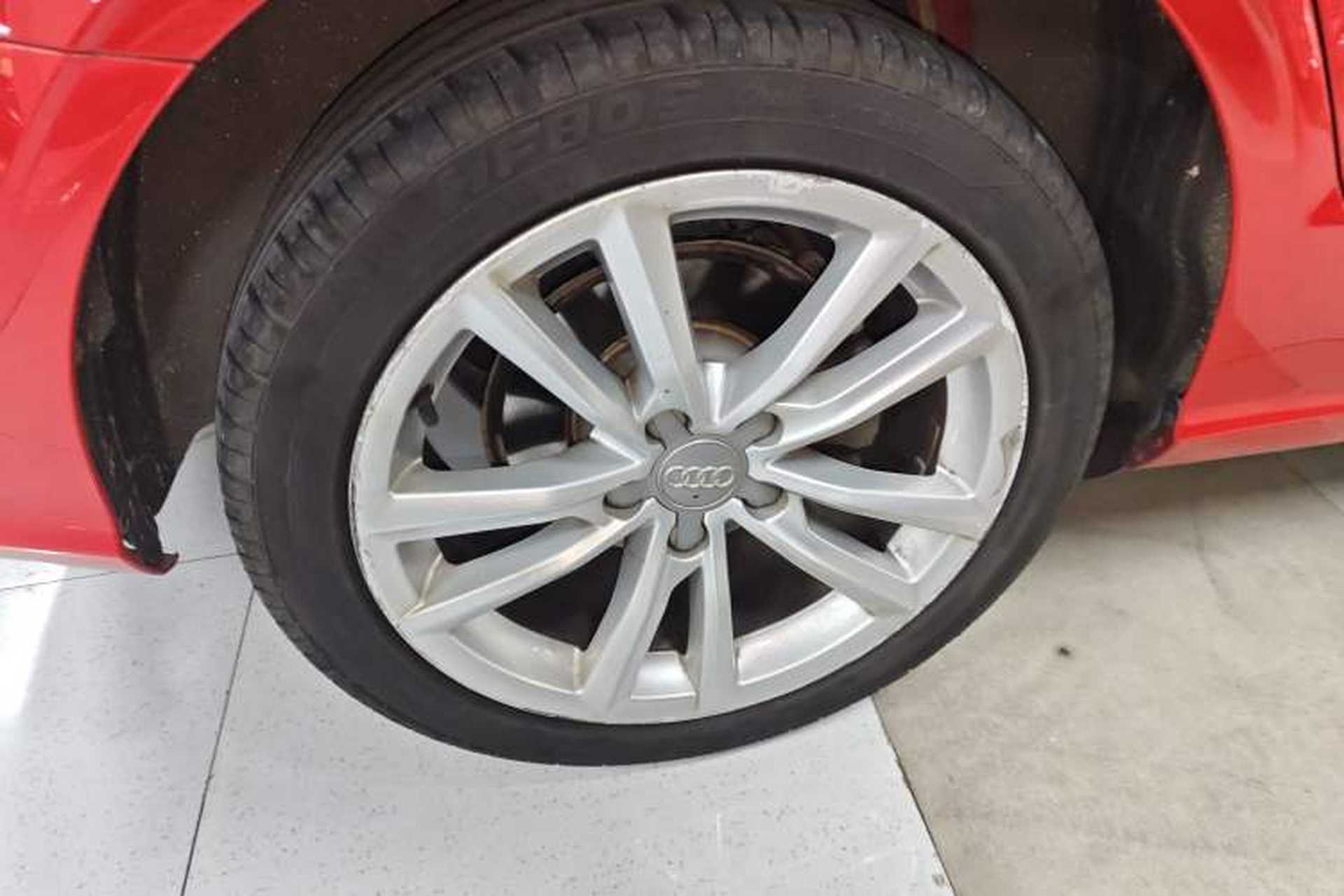 Used Audi A3 2016 Limousine 35 TFSI Style Edition Right Rear Wheel Hub