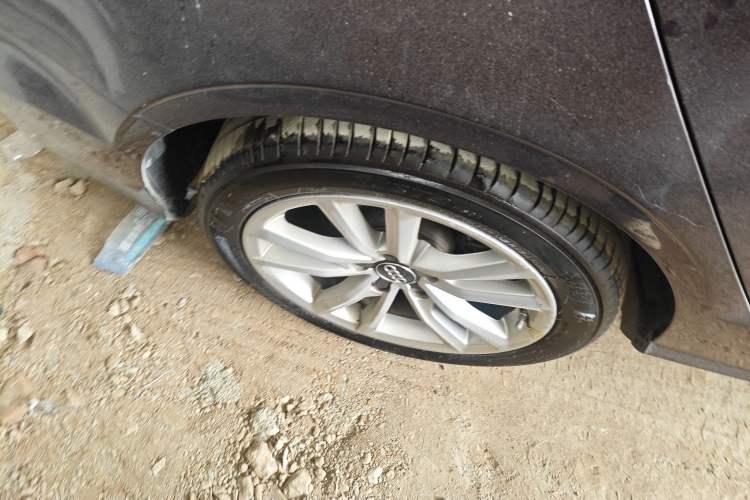 Used Audi A3 2016 Limousine 40 TFSI Style Edition Right Rear Wheel Hub