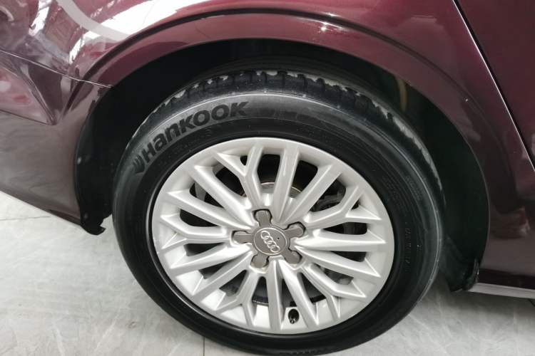Used Audi A3 2016 Limousine 35 TFSI Prestige Edition Right Rear Wheel Hub
