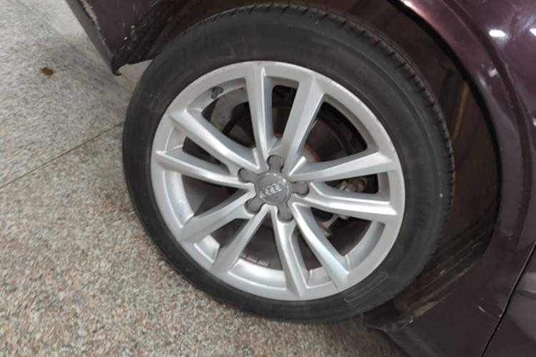 Used Audi A3 2016 Limousine 40 TFSI Style Edition Right Rear Wheel Hub
