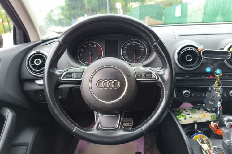 Used Audi A3 2016 Limousine 35 TFSI Style Edition Steering Wheel