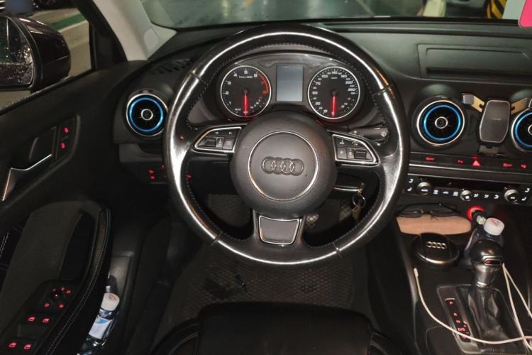 Used Audi A3 2016 Limousine 35 TFSI Prestige Edition Steering Wheel