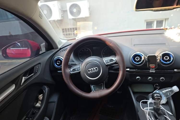 Used Audi A3 2016 Limousine 35 TFSI Ambition Edition Steering Wheel