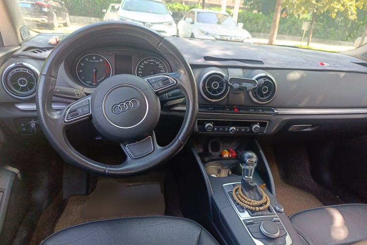 Used Audi A3 2016 Limousine 35 TFSI Style Edition Steering Wheel