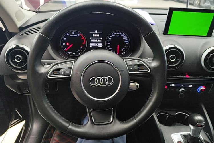 Used Audi A3 2016 Limousine 35 TFSI Style Edition Steering Wheel