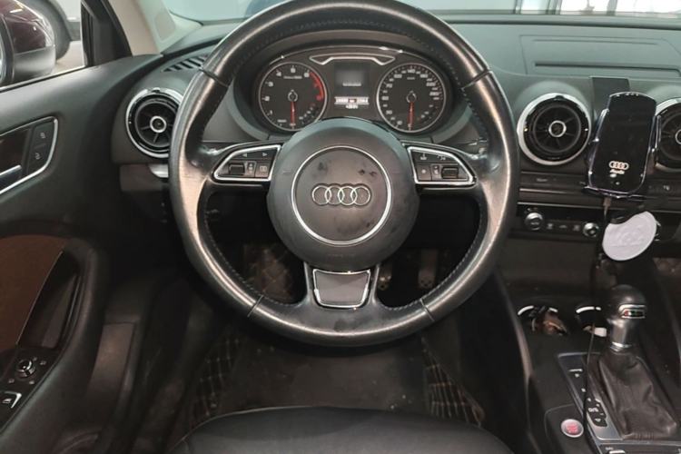 Used Audi A3 2016 Limousine 40 TFSI Style Edition Steering Wheel